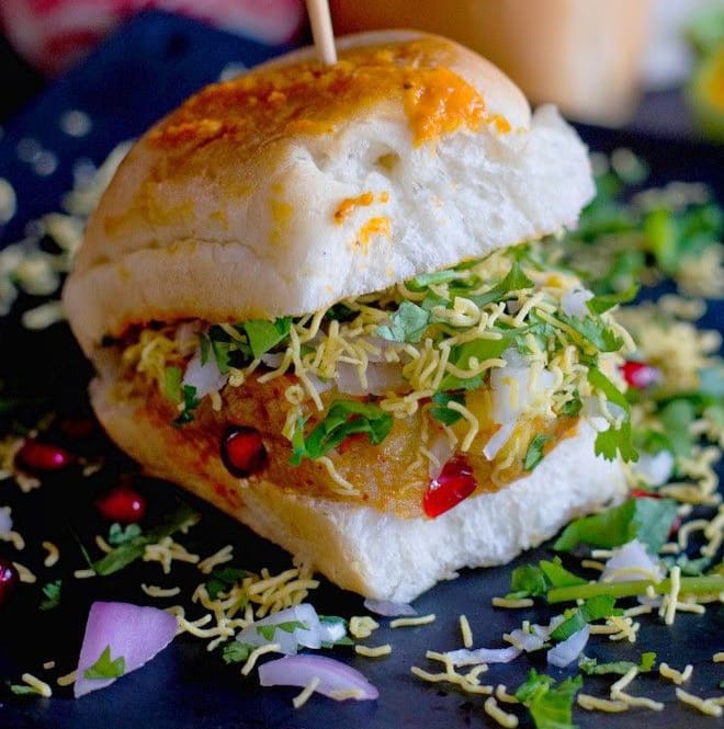 Gujarati dabeli with pomegranate seeds and peanuts