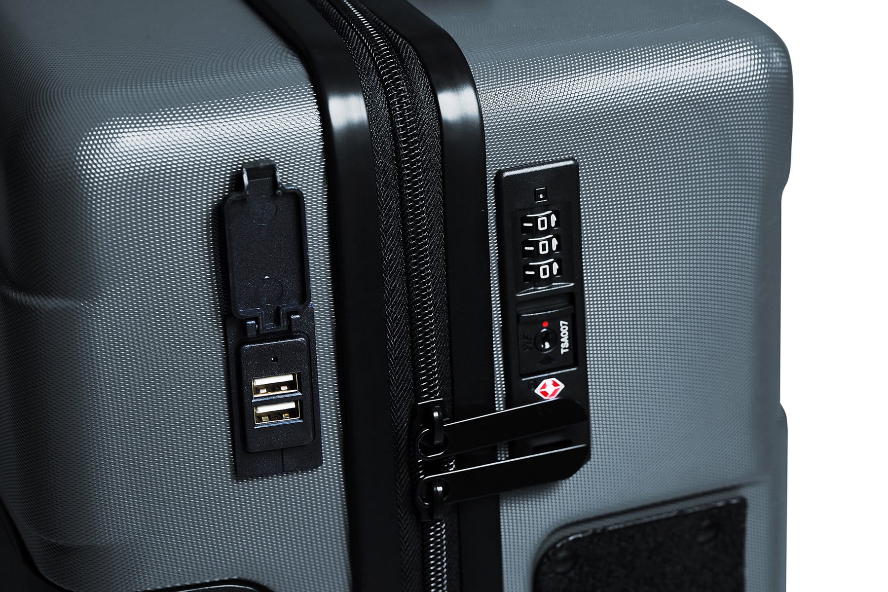 TACH luggage review 2025 – Discover the award-winning connectable luggage system. Travel smarter with durable, TSA-approved, stress-free suitcases.